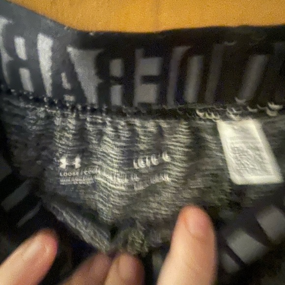 Ladies under armour capris - Picture 4 of 5